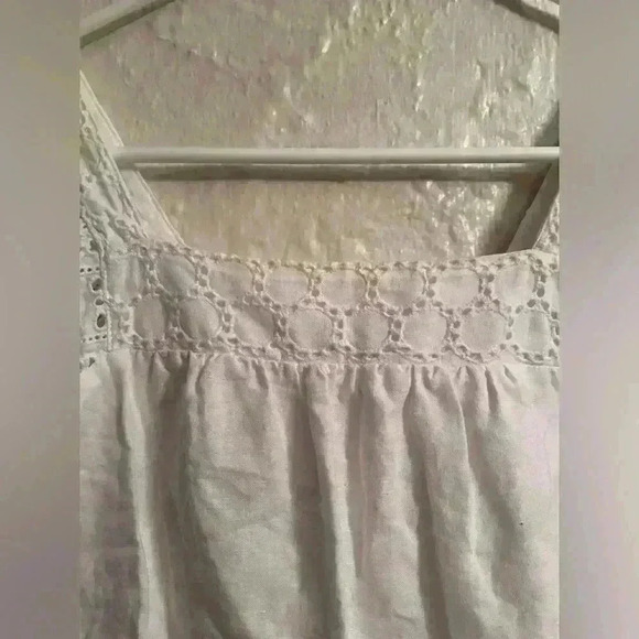 J. McLaughlin white, sleeveless blouse with eyelet detailing/pop pop sleeves; S - Picture 4 of 9